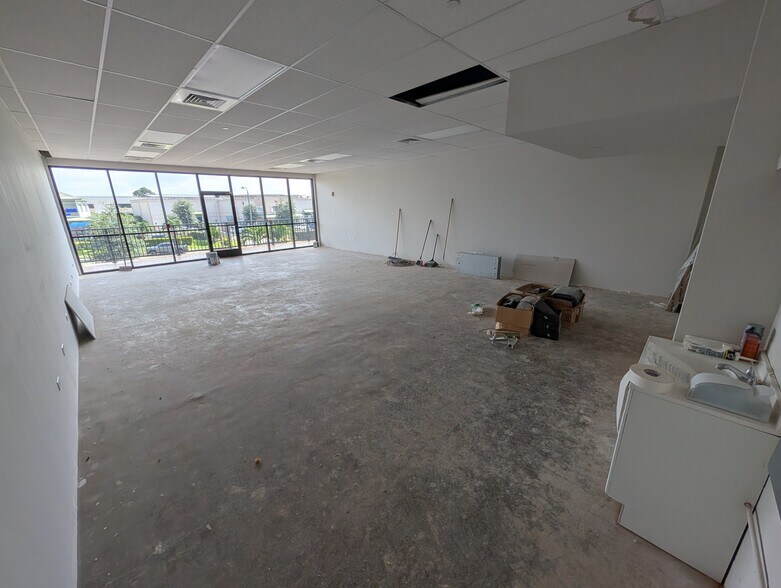 More Photos Of 94-1144 Ka Uka Blvd, Waipahu General Retail For Lease