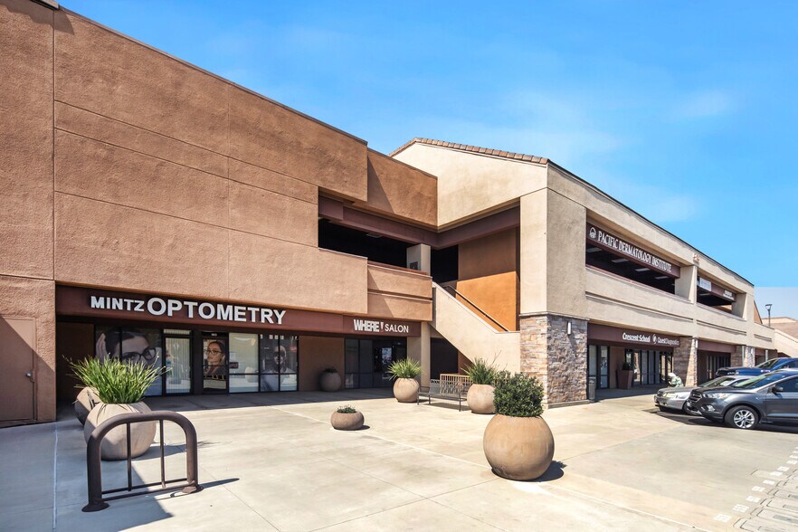 More Photos Of 559 N Mountain Ave, Upland Unknown For Lease