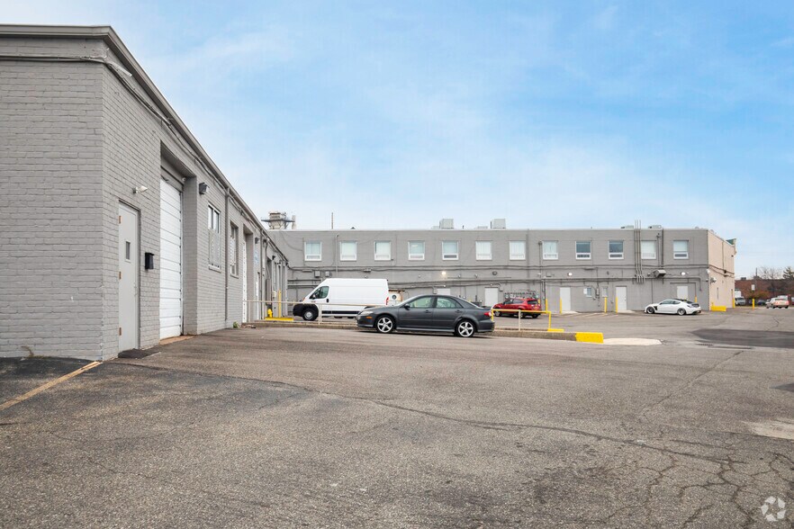 960 S Broadway, Hicksville, NY 11801 Medical Office For Lease