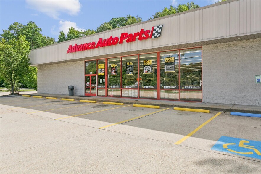 More Photos Of 398 Wythe Creek Rd, Poquoson Auto Repair For Sale