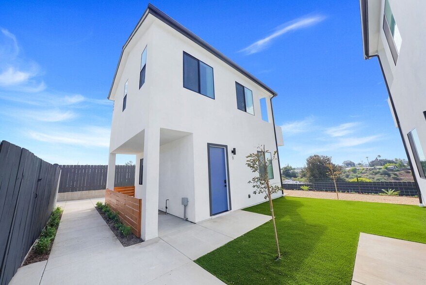 More Photos Of 2868 Preece St, San Diego Apartments For Sale