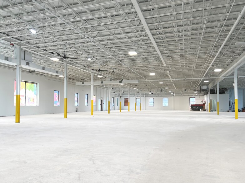 More Photos Of 50 Nassau Terminal Rd, New Hyde Park Warehouse For Lease
