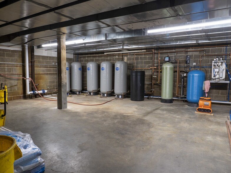 More Photos Of 13400 O St, Lincoln Manufacturing For Sale