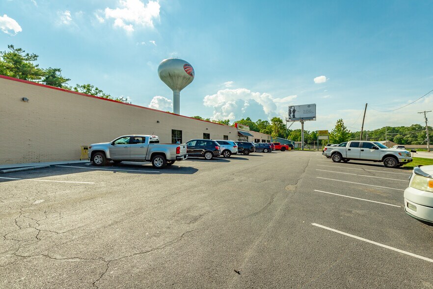More Photos Of 3703 Taft Hwy, Signal Mountain Storefront For Sale