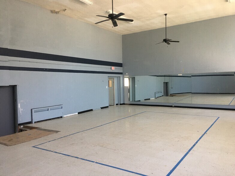 More Photos Of 1208 Calumet St, Houston Manufacturing For Lease
