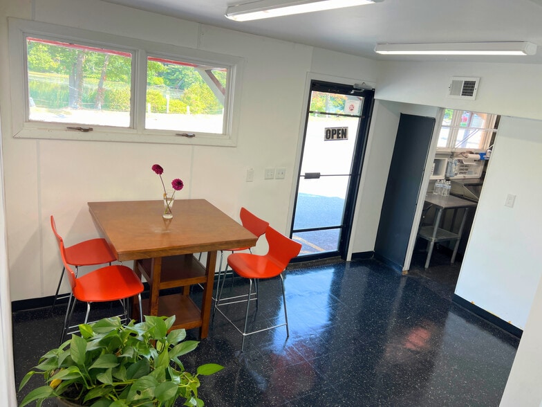 More Photos Of 33 Zabelle Ave, Auburn Restaurant For Sale
