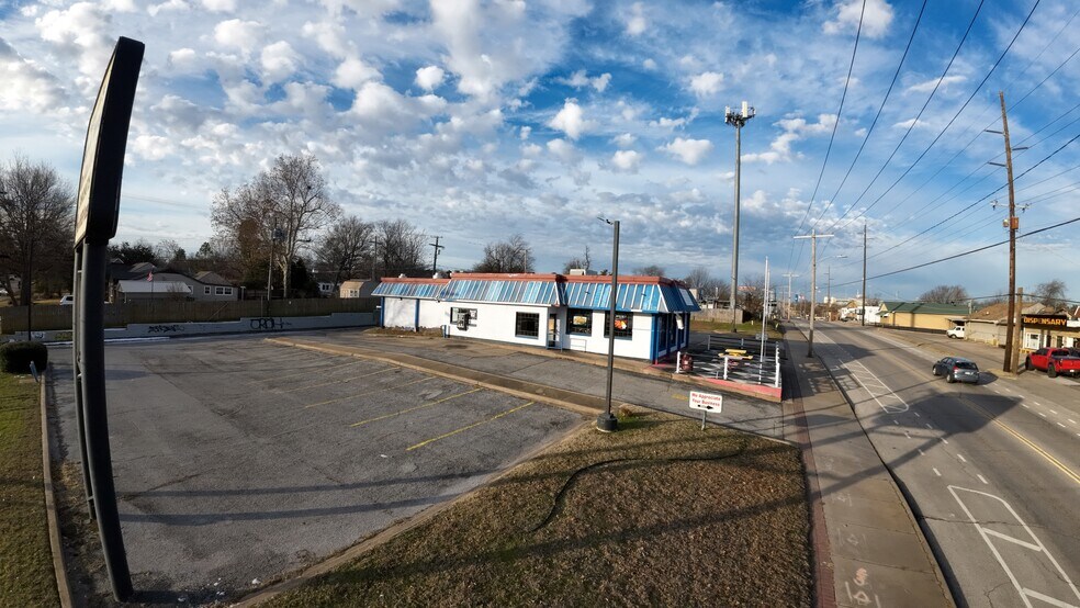 More Photos Of 3616 E 11th St, Tulsa Fast Food For Sale