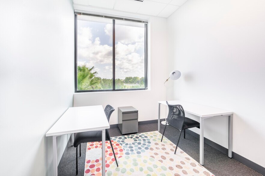 More Photos Of 9100 Conroy Windermere Rd, Windermere Coworking Space