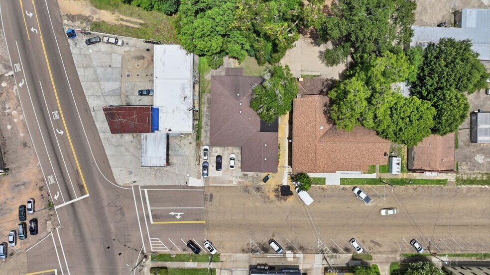 More Photos Of 148 W Green St, Hazlehurst Office For Sale