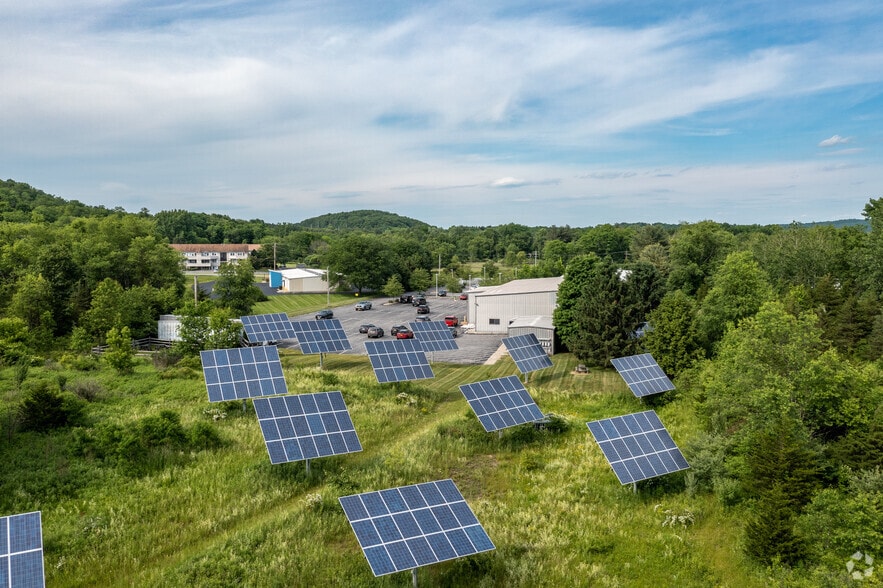 More Photos Of 199 West Rd, Pleasant Valley Warehouse For Lease