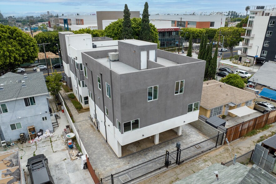 More Photos Of 2611 4th St, Los Angeles Apartments For Sale