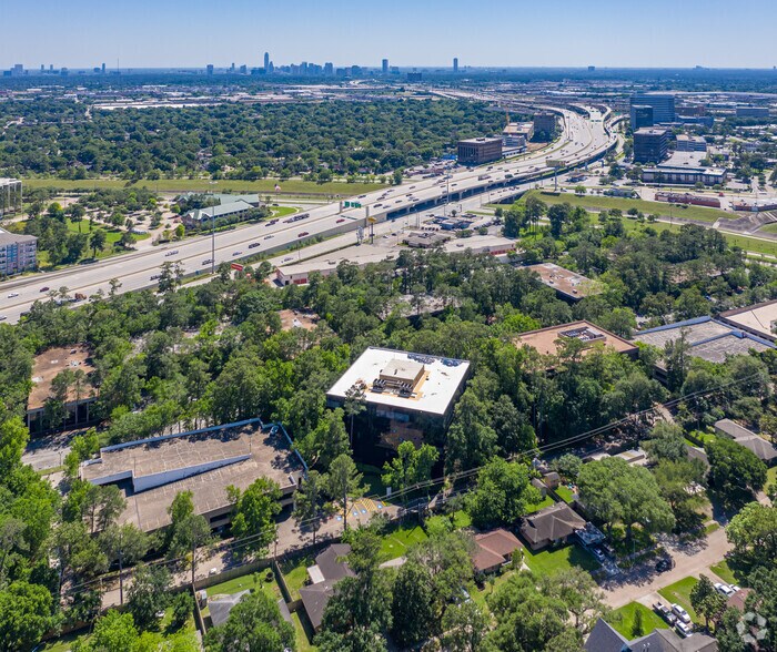 More Photos Of 2180 North Loop W, Houston Unknown For Lease