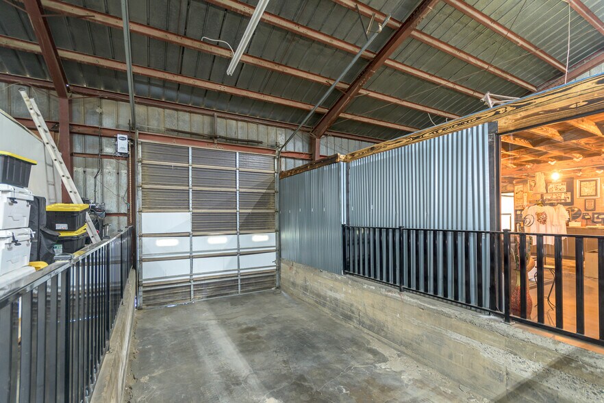 More Photos Of 44532 Trevor Ave, Lancaster Service For Sale