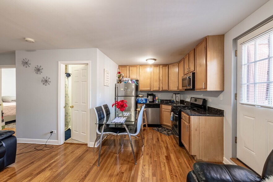 More Photos Of 7314-7322 N Winchester Ave, Chicago Apartments For Sale