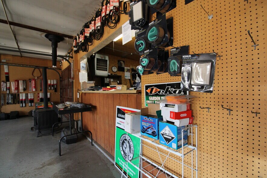 More Photos Of 2240 S US Highway 35, Knox Freestanding For Sale