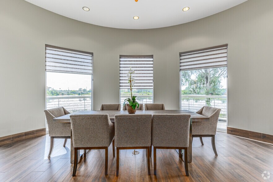 More Photos Of 1879 Nightingale Ln, Tavares Medical For Lease