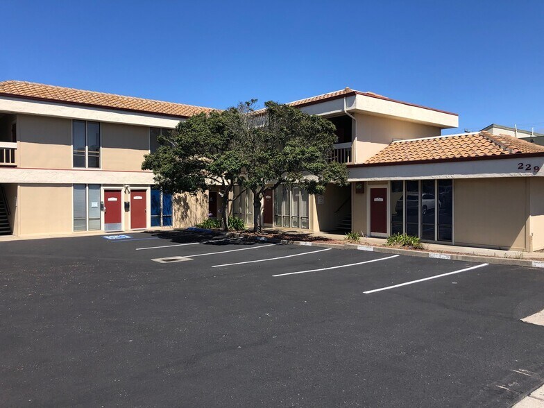 More Photos Of 229 Reindollar Ave, Marina Office For Lease