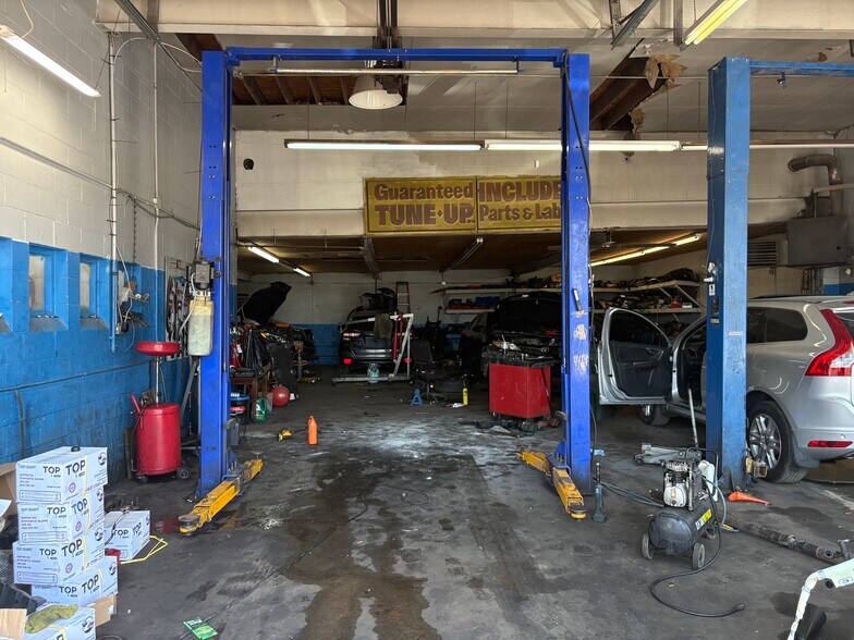 More Photos Of 1809 Valley St, Dayton Auto Repair For Sale