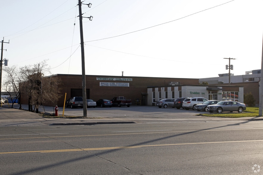More Photos Of 2355 Cawthra Rd, Mississauga Manufacturing For Lease