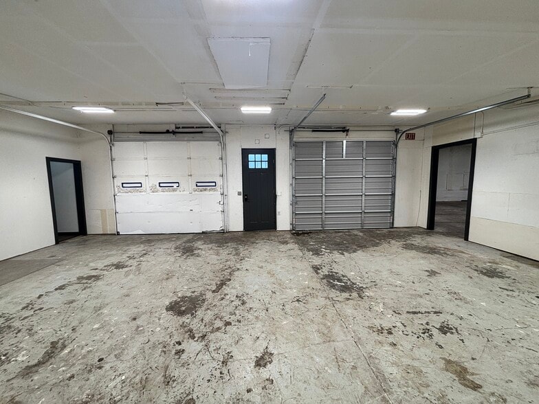 More Photos Of 446 McClaine St, Silverton Warehouse For Lease