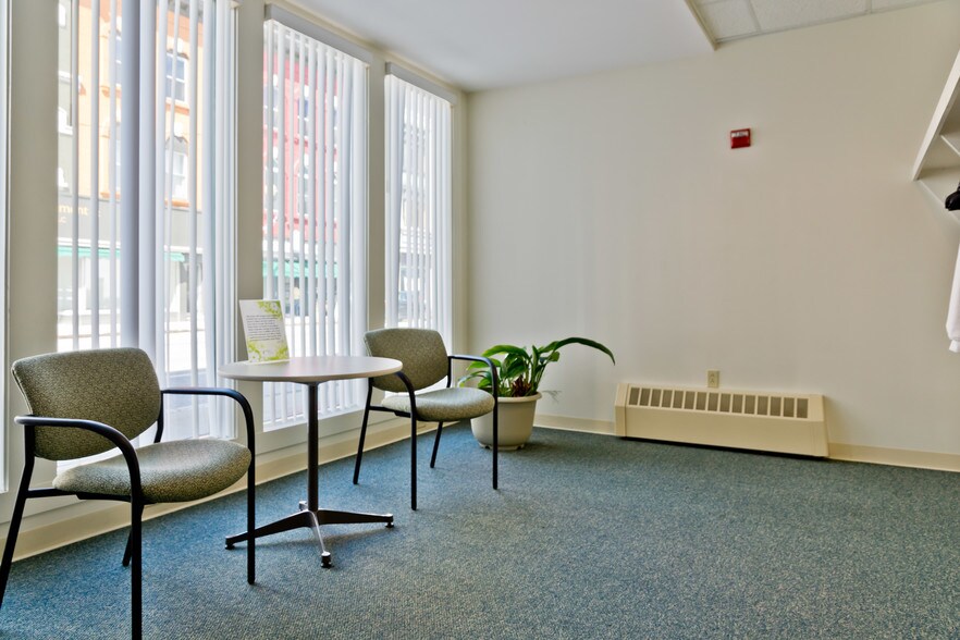 More Photos Of 211 Water St, Augusta Office For Sale