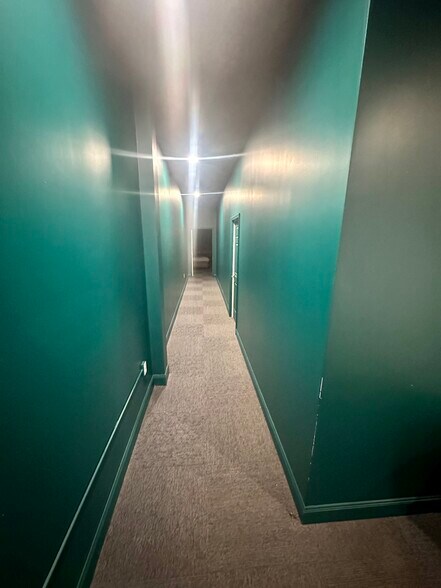 More Photos Of 149-175 E Cove Ave, Wheeling Storefront For Lease