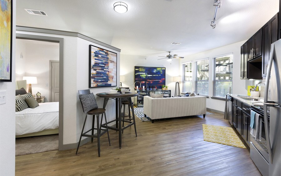 More Photos Of 403 E Koenig Ln, Austin Apartments For Lease