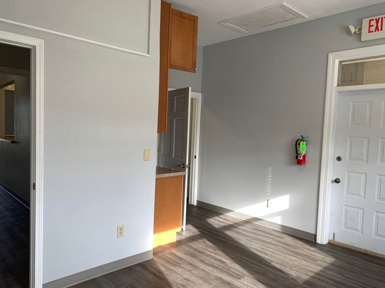 More Photos Of 2301-2359 Silvernail Rd, Pewaukee Unknown For Lease