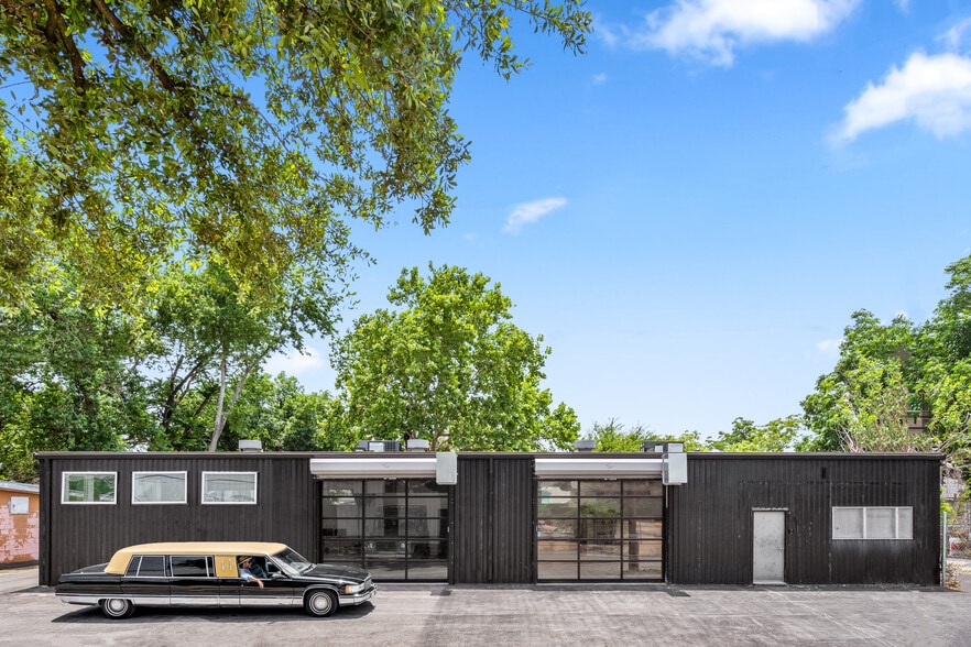 Primary Photo Of 3902 McKinney St, Houston Warehouse For Sale