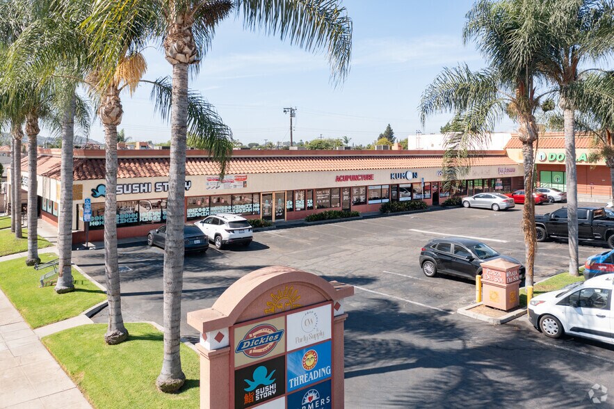 More Photos Of 2096 W La Habra Blvd, La Habra Unknown For Lease