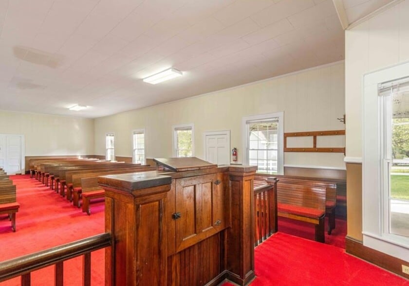 More Photos Of 511 James St, Burlington Religious Facility For Sale
