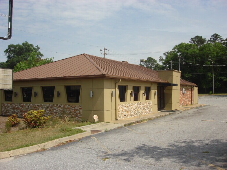 More Photos Of 2108 E Oglethorpe Blvd, Albany Storefront For Sale