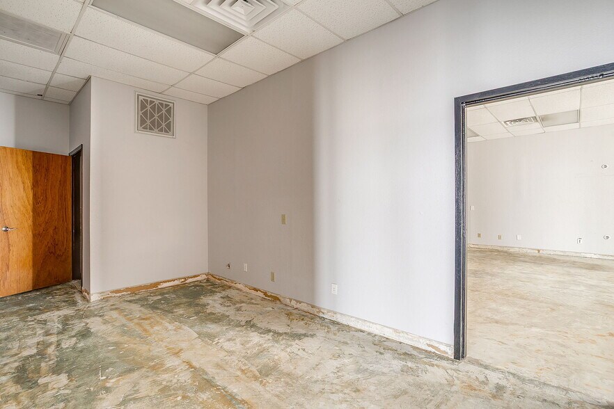 More Photos Of 401 S Jim Wright Fwy, Fort Worth Unknown For Lease