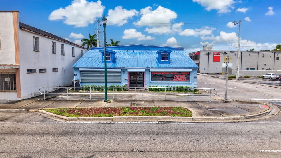Primary Photo Of 200 S Main St, Belle Glade Storefront Retail Office For Sale