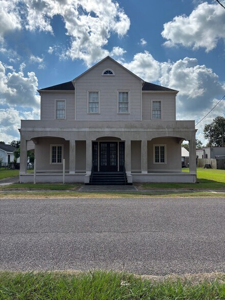 Primary Photo Of 315 Franklin Ave, Napoleonville Office For Sale