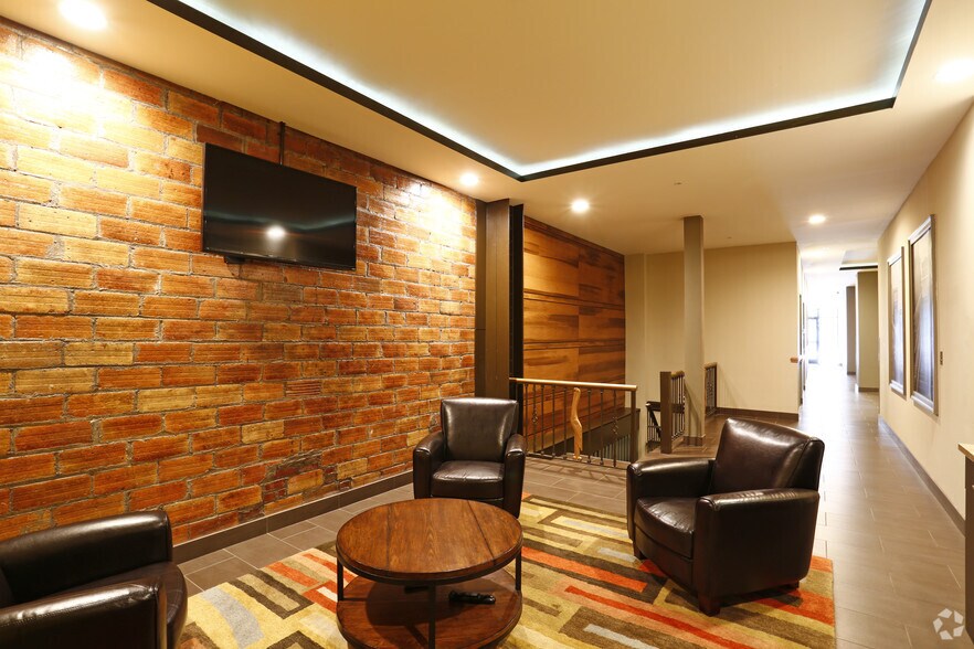 More Photos Of 526 Penn Ave, Pittsburgh Apartments For Lease