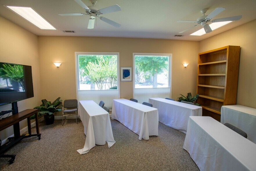 More Photos Of 353 Park Marina Cir, Redding Loft Creative Space For Sale