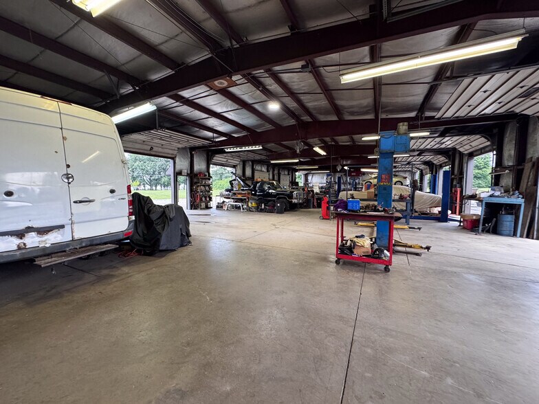 More Photos Of 544 W High St, Edison Auto Dealership For Sale
