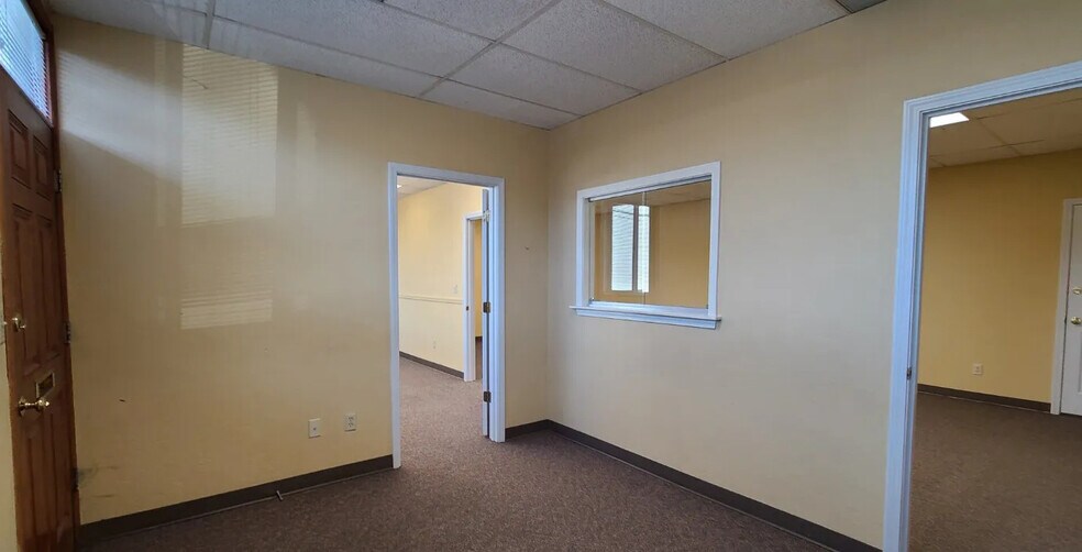 More Photos Of 659-695 Cottage St NE, Salem Office For Sale
