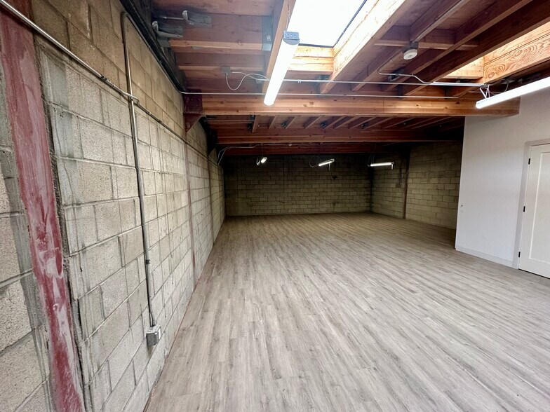 More Photos Of 7528 Clybourn Ave, Sun Valley Manufacturing For Lease
