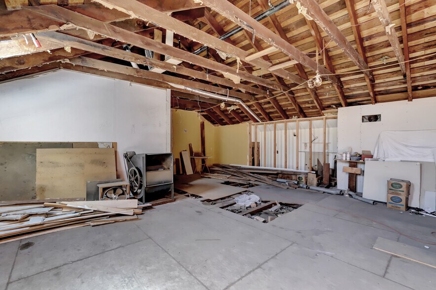 More Photos Of 233 Broad St, Nevada City Hotel For Sale