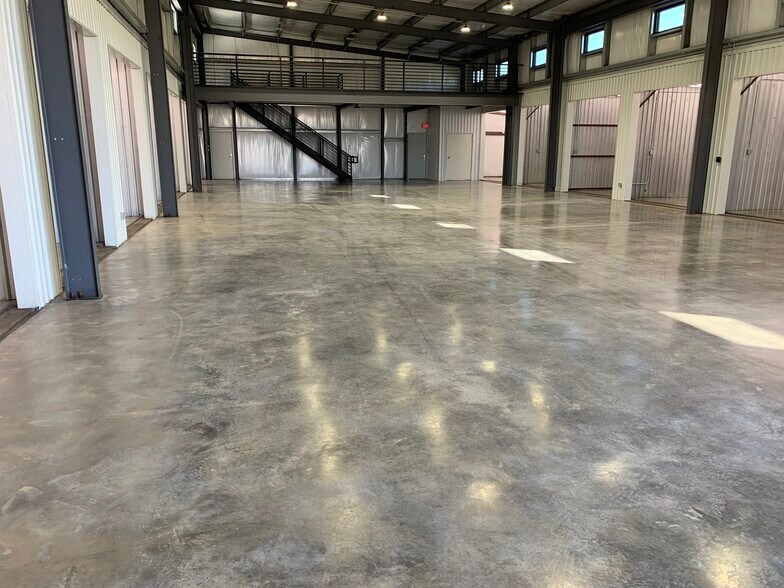 More Photos Of 10819 Paulus Dr, Houston Industrial For Sale