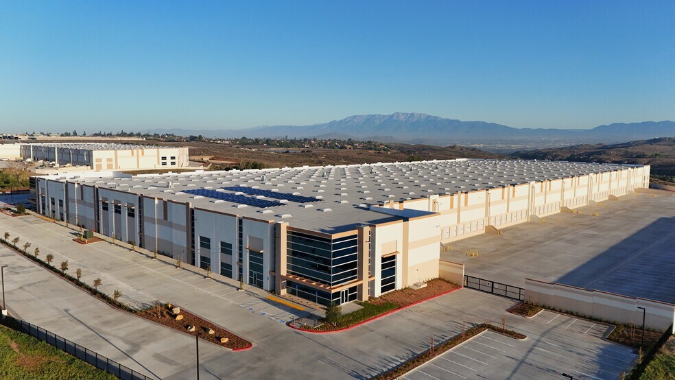 More Photos Of 7276 Barton St, Riverside Distribution For Sale