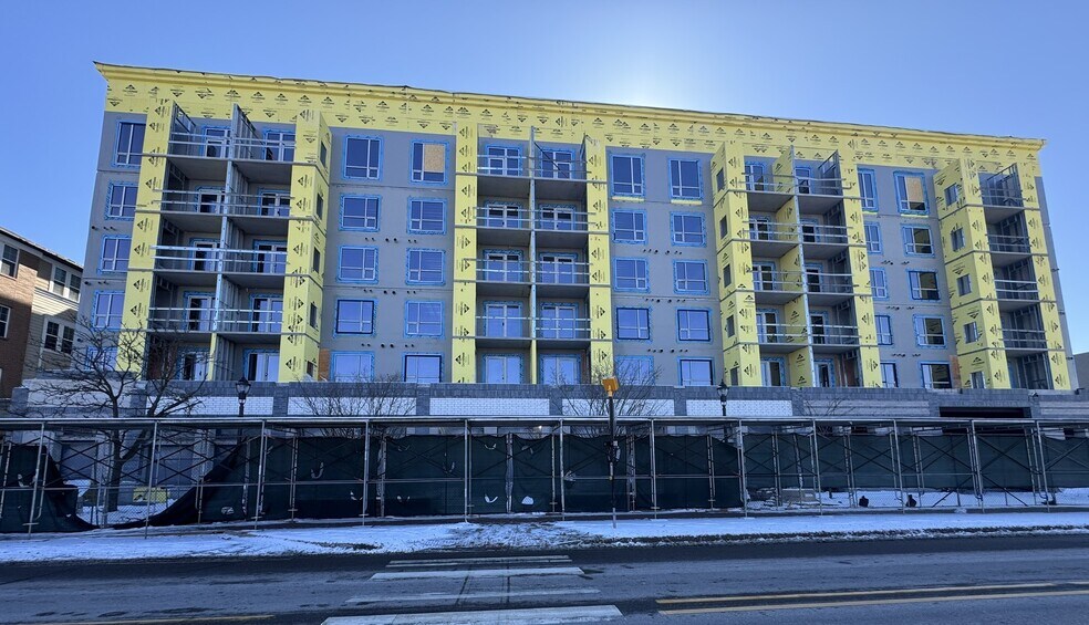 More Photos Of 3342 Auburn Rd, Auburn Hills Apartments For Lease