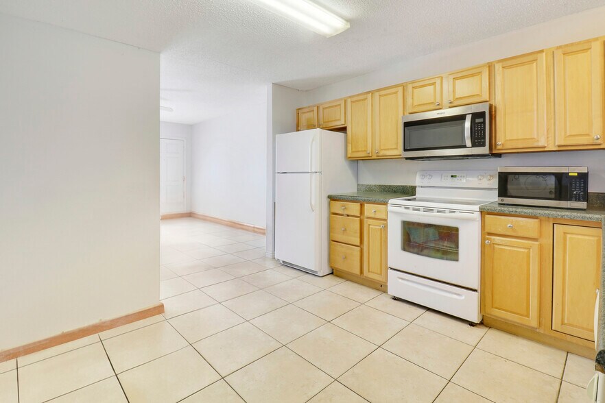 More Photos Of 2767 SE Normand St, Stuart Apartments For Sale
