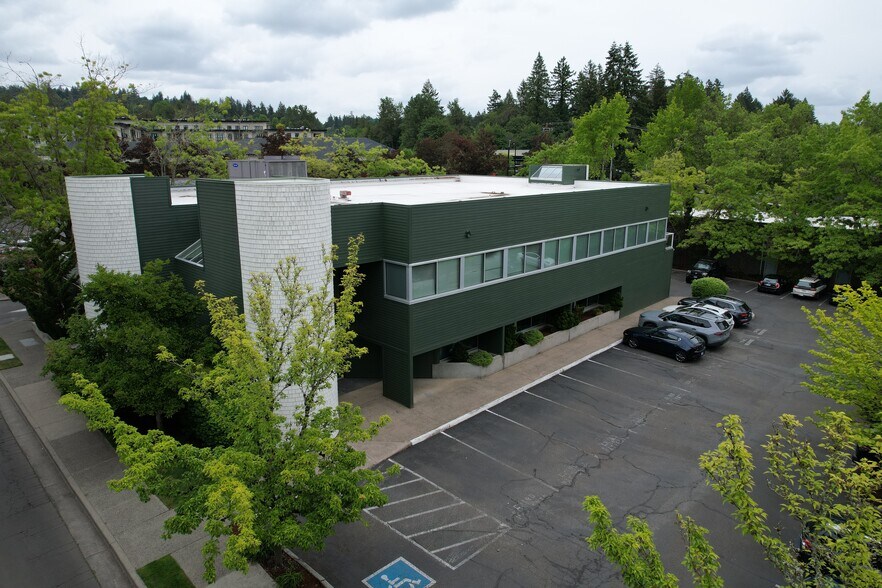 Primary Photo Of 3990 Collins Way, Lake Oswego Office For Sale