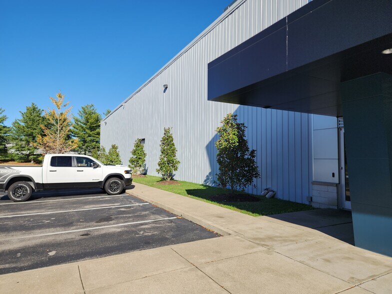 More Photos Of 308 Mallory Station Rd, Franklin Office For Sale