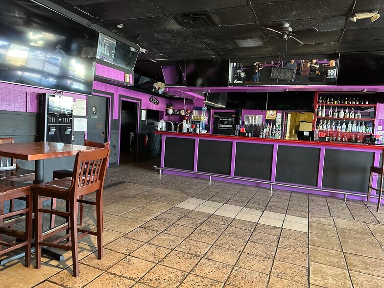 Primary Photo Of 844 Secretary Dr, Arlington General Retail For Lease