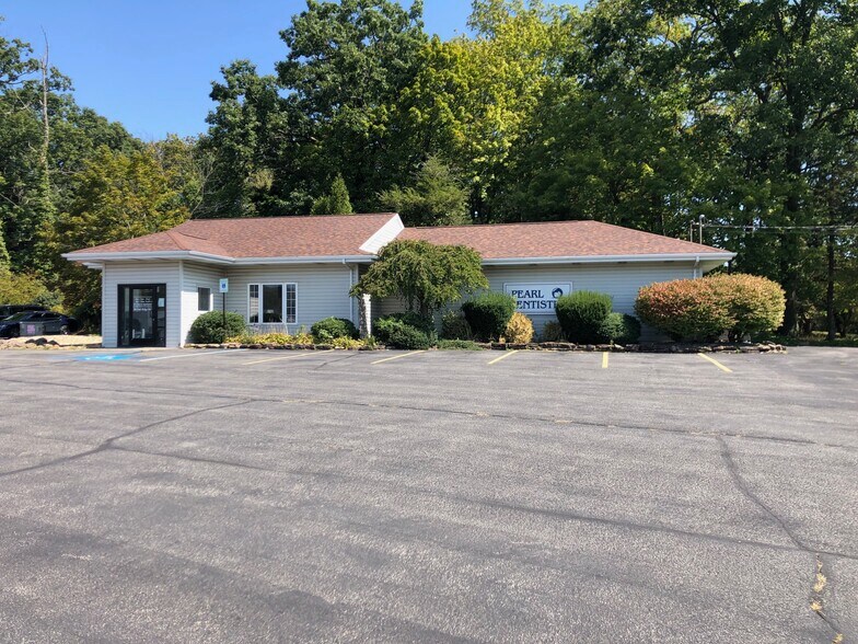 Primary Photo Of 101 Oak Ridge Dr, Butler Office For Sale