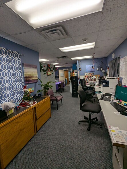 More Photos Of 1445 Wampanoag Trl, Riverside Office For Sale